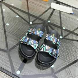 Picture of Louis Vuitton Slippers _SKULVsz38-45BS0604315